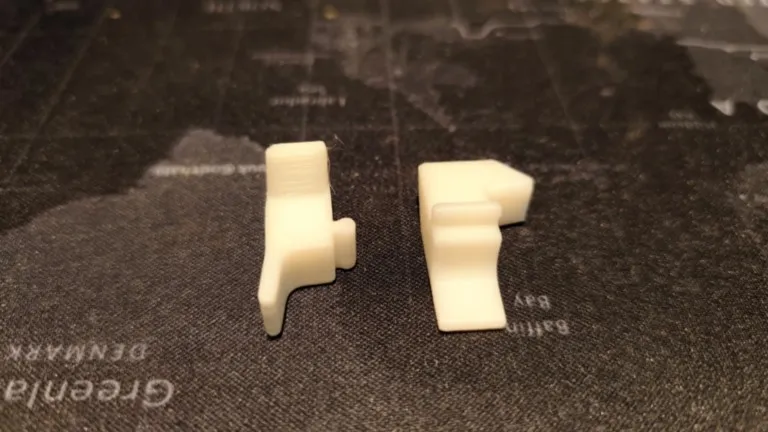 hymer , fixations de tringle de rideau camping car