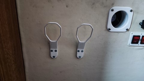 j5 c 25 , support mural chaussures 